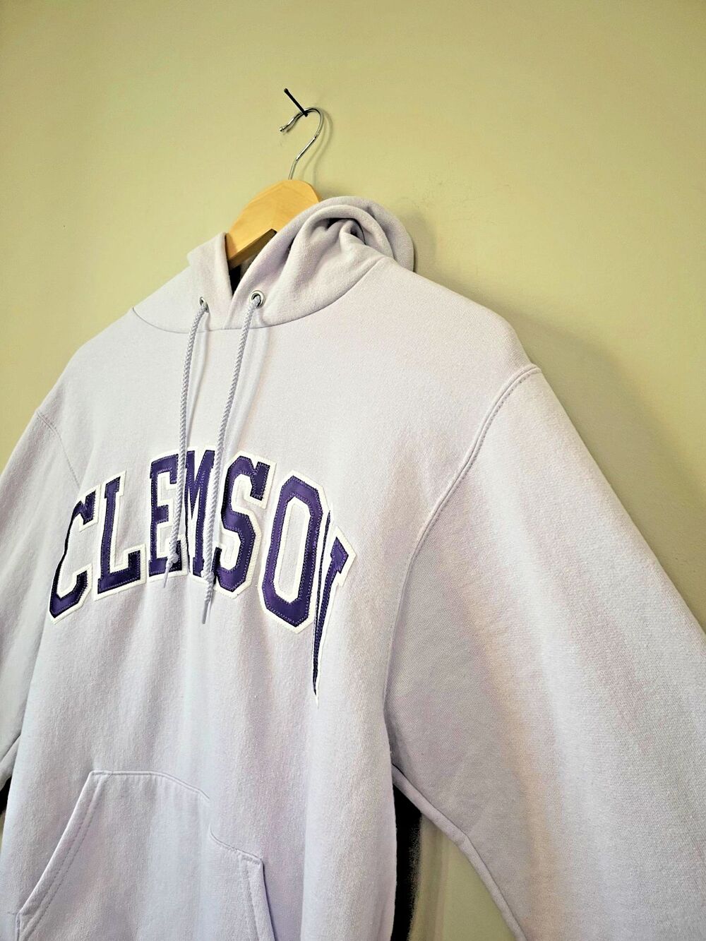 Clemson NFL Hooded Lt. Purple Sweatshirt Womens sz SMALL w. Pockets